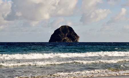 Martinique Beach Rock-Of-Diamond Diamond Picture