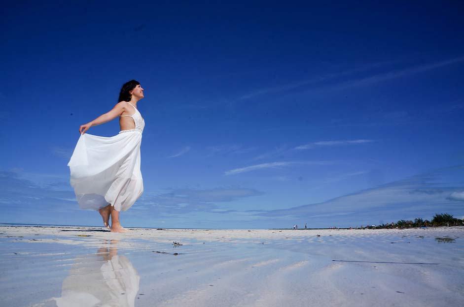 White Caribbean-Sea Girl Beach