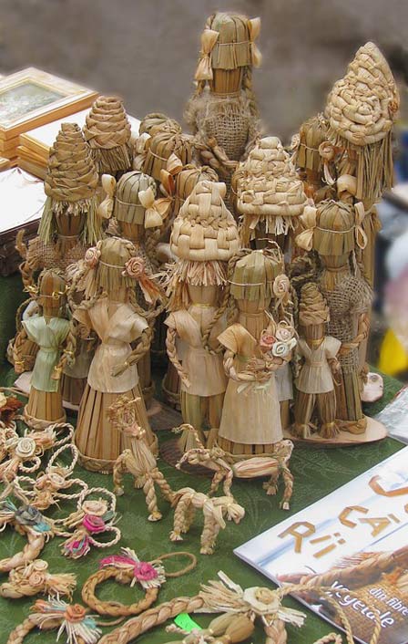 Moldova Folklore Weaving-Dried-Corn Decorative-Arts