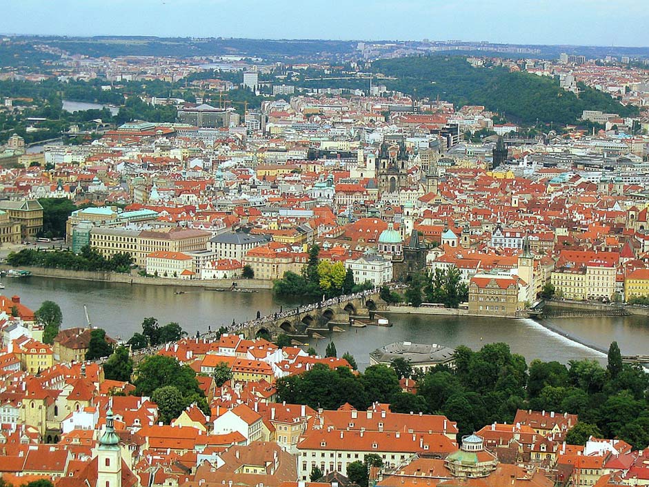 Capital View Charles-Bridge Prague