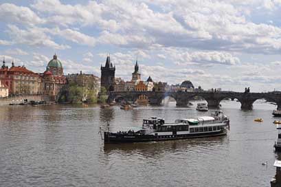 Prague Ship Charles-Bridge Moldova Picture