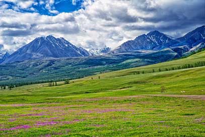 Landscape  The-Russian-Border-Mountains Mongolia Picture