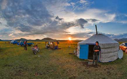 Nomad Bogatto Sunset Mongolia Picture