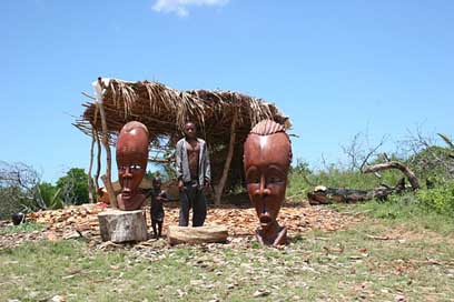 Inhambane Woodwork Mozambique Handcraft Picture