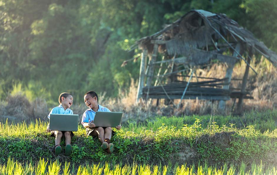 Vietnamese Laptop Laugh Children