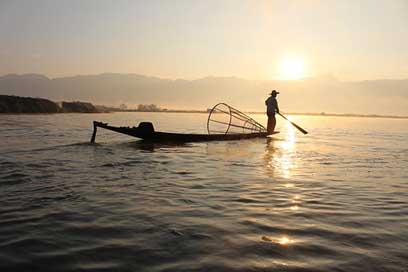 Fisherman Myanmar Inle-Lake Boat Picture