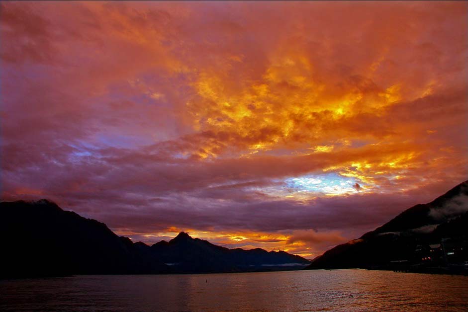 Sunset Lake Queenstown New-Zealand