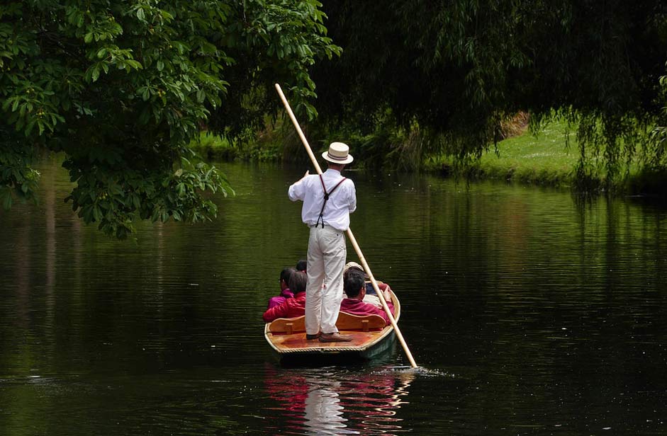 Edwardian-Clothes Punter Couple Punt-Boat