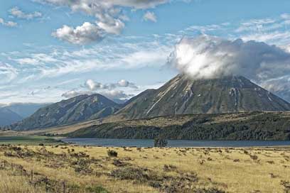 New-Zealand  Canterbury-Region Lake-Pearson Picture