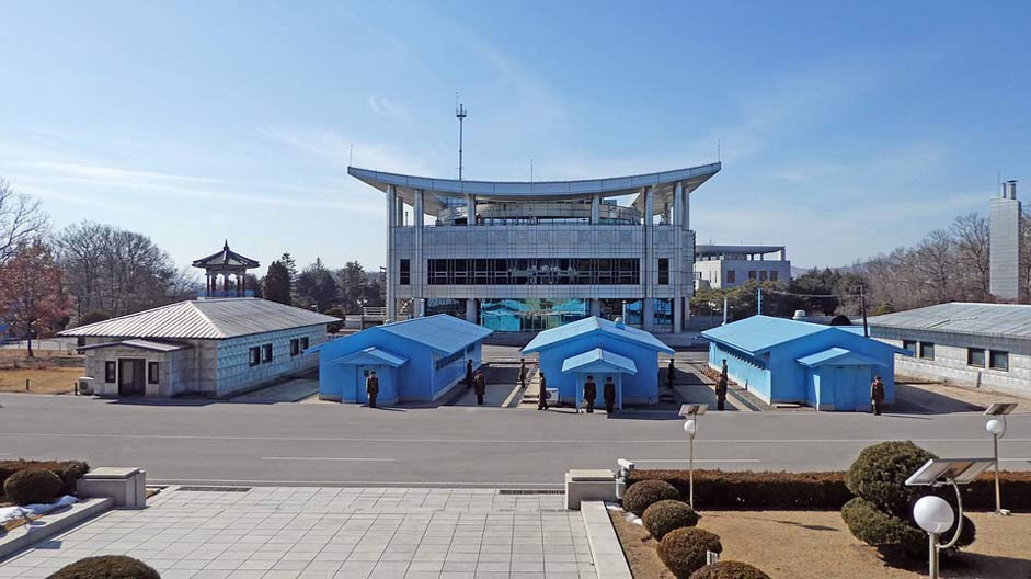 Dmz Sky Travel Horizontal