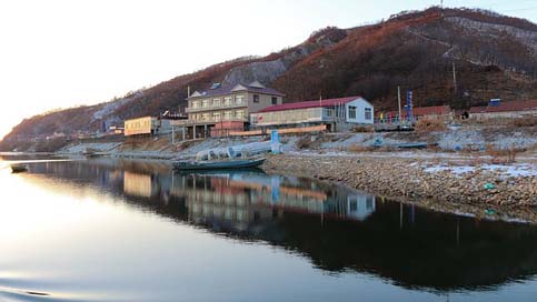Yalu-River  Shadow North-Korea Picture