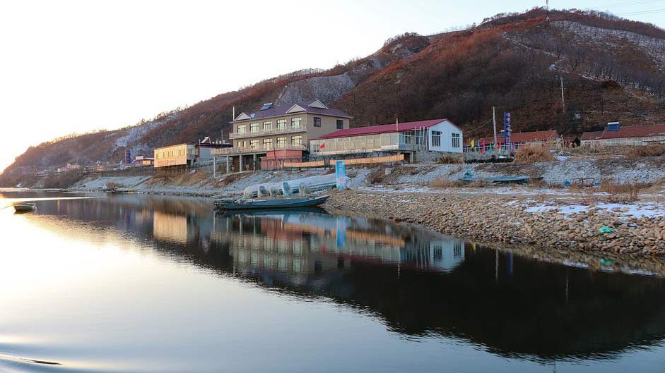  Shadow North-Korea Yalu-River