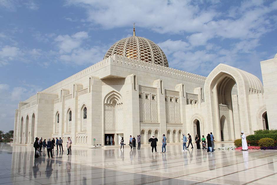 Amazing Mosque Grand Sultan-Qaboos-Grand-Mosque