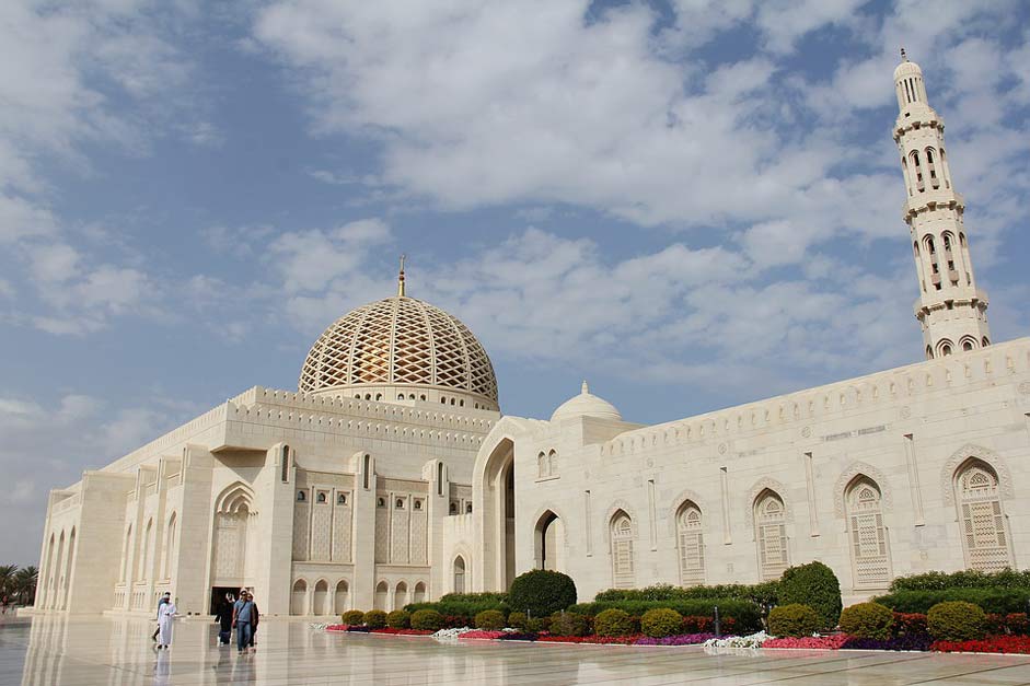 Amazing Mosque Grand Sultan-Qaboos-Grand-Mosque