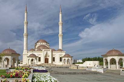 Oman Minaret Saeed-Bin-Taimur-Masjid-Mosque Muscat Picture