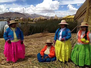 Chichi-Kaka Ladies Traditional Peru Picture