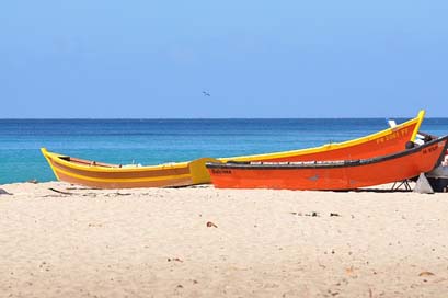 Wooden-Boats Sand Boats Fishing-Boats Picture