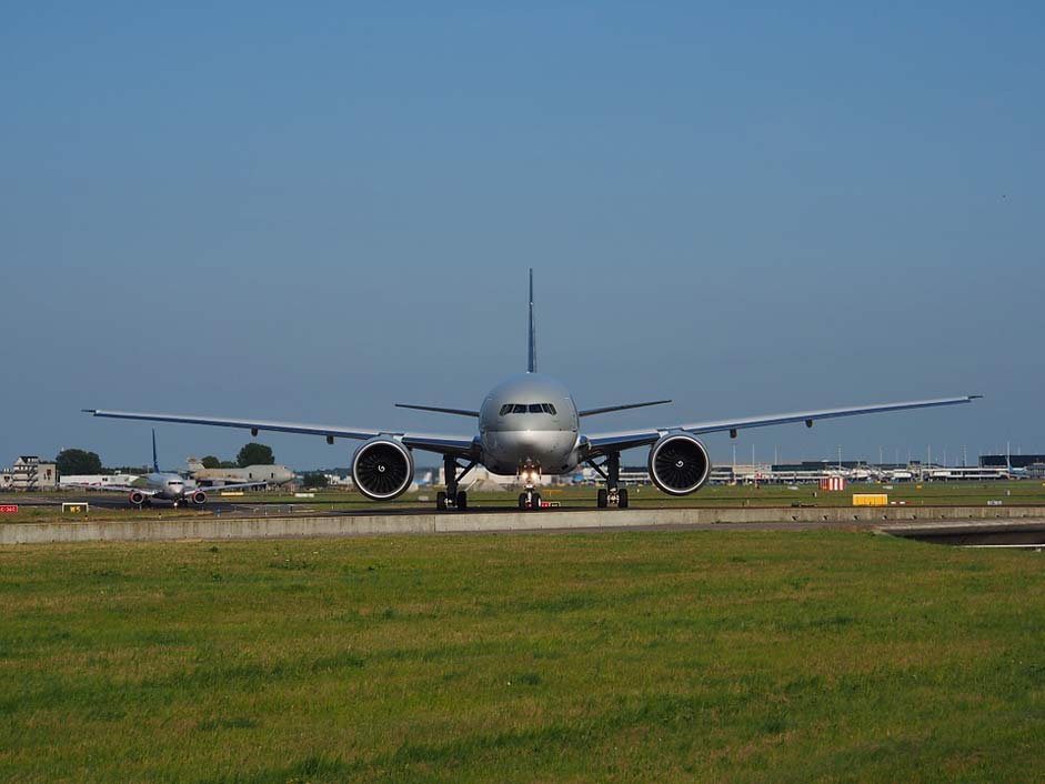 Airport Boeing-777 Cargo Qatar-Airways