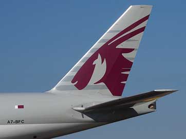 Qatar-Airways Airport Boeing-777 Cargo Picture