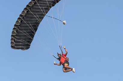 Sky-Diving Qatar Parachute Sport Picture