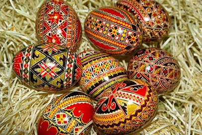 Romania Easter-Eggs Straw Painted-Eggs Picture