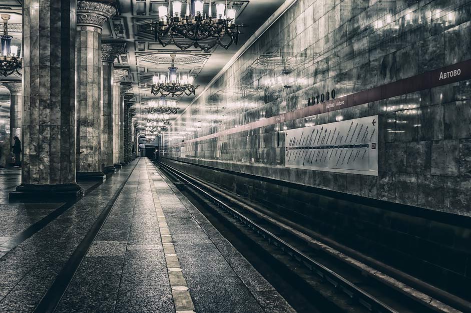 Stop Railway-Station Metro Platform