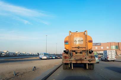 Tank-Wagon Saudi-Arabia Riyadh Road Picture