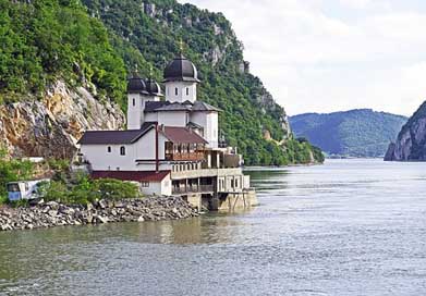 Iron-Gate Abbey Danube-Gorge Karparten Picture