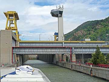 Danube Sdkarparten Iron-Gate Two-Stage-Lock Picture