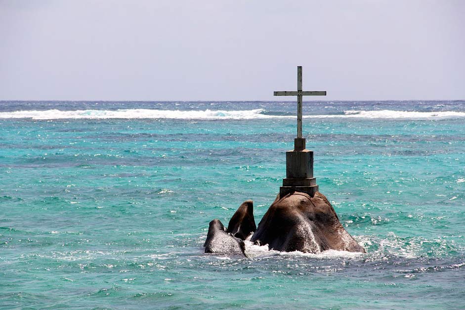 Seychelles Cross Sea Ocean