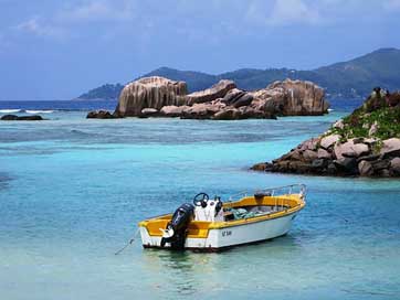 Seychelles Rock Sea La-Dique Picture