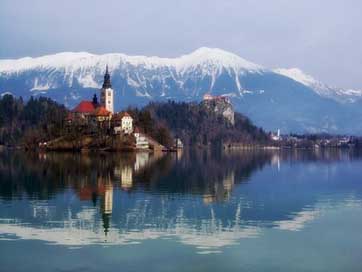Blejski-Otok Snow Mountains Slovenia Picture