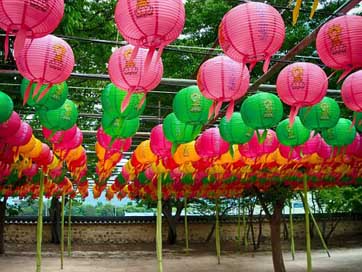 Gyeong-Ju Pagoda-Temple Lanterns South-Korea Picture