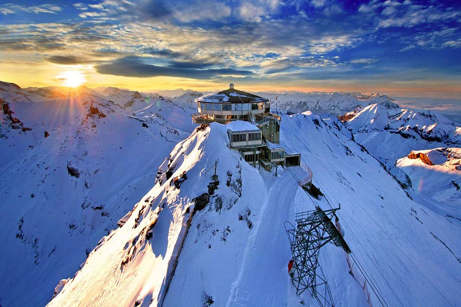 Alpine Switzerland Mountain-Station Schilthorn