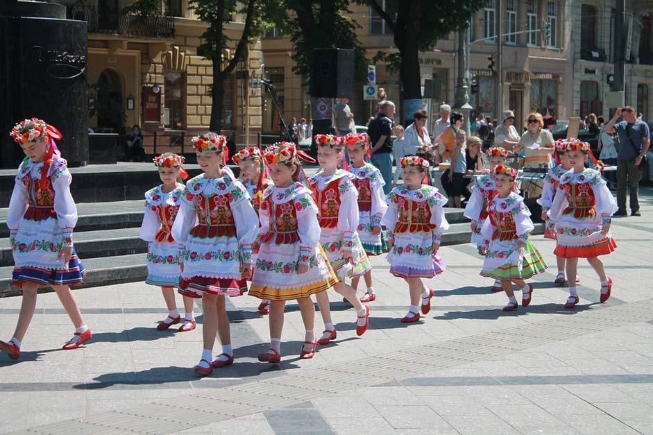 Folk-Costume Address-By Kids Amateur