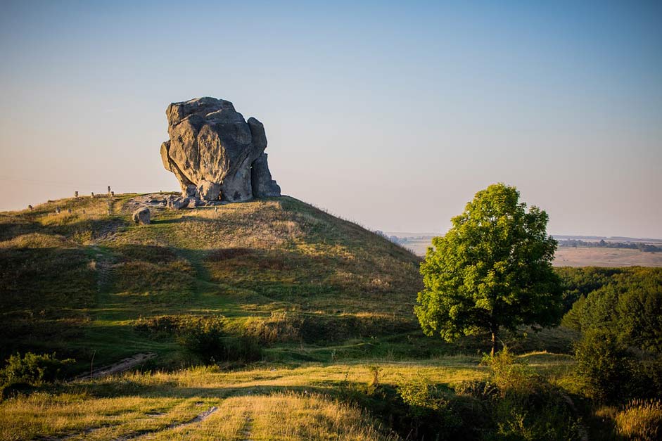 Landmark Ukraine Rock Pidkamin