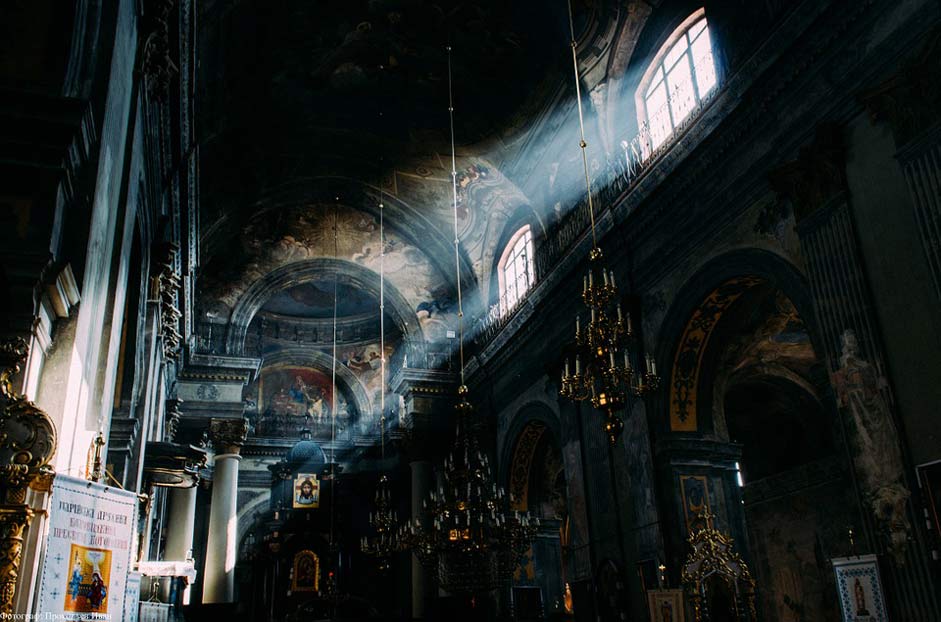 Diagonal Light Temple Ukraine