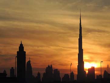 Burj-Khalifa Dubai Reach-Out At-The-Top Picture