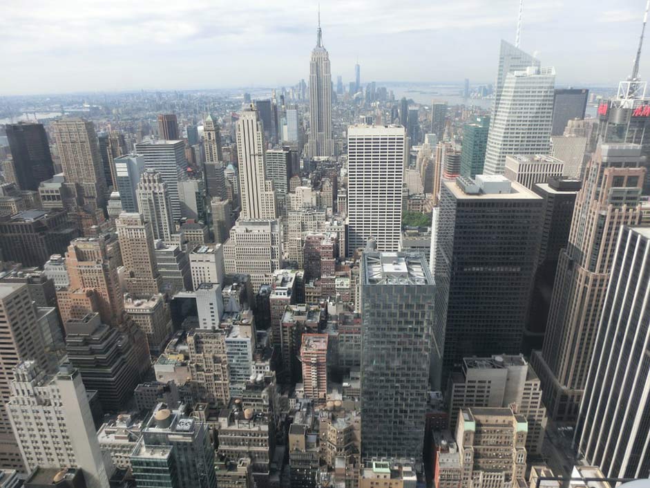 On-Top-Of-The-Rock Skyscraper Usa New-York