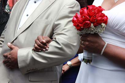 Wedding Flowers Roses Grooms Picture