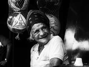 Maracaibo Old Woman Venezuela Picture